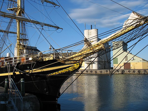 Schulschiff im Hafen von Nexø